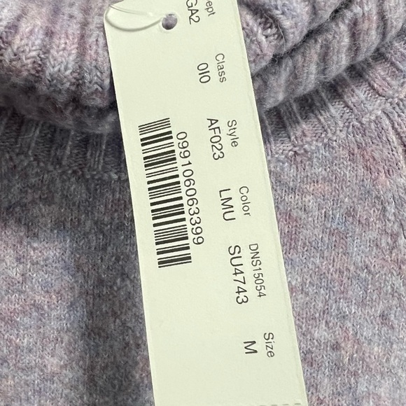 J Crew Turtleneck sweater in Supersoft yarn in Lavender Multi, New with Tags - Picture 6 of 7